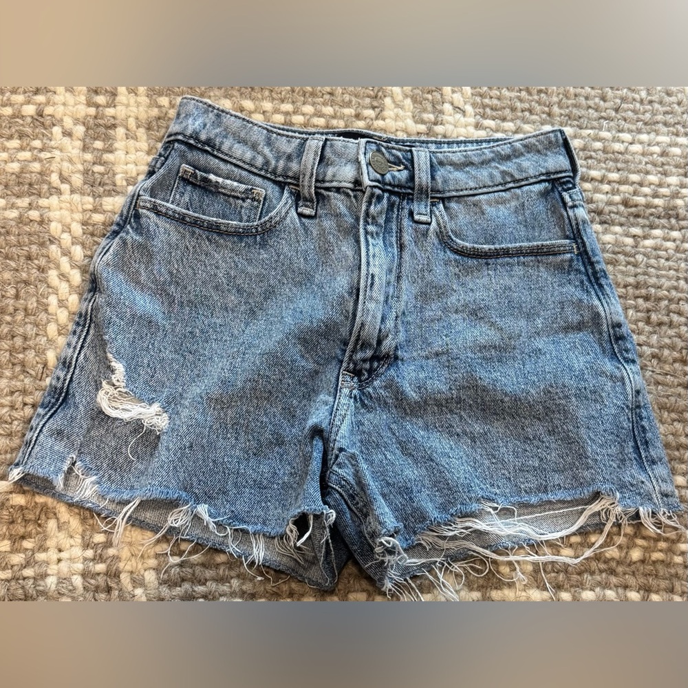Hollister Ultra High-Rise Mom Short